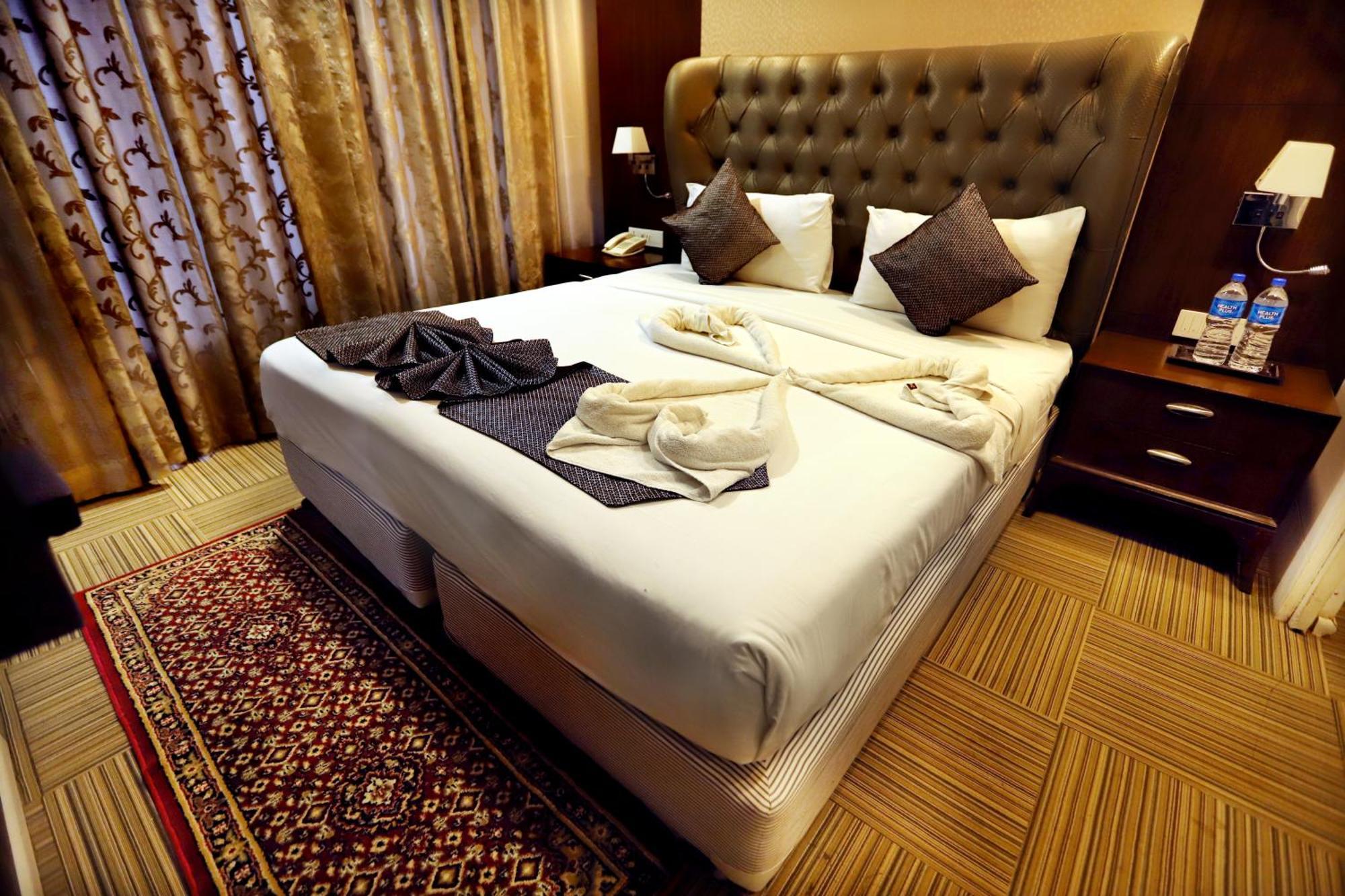 Jalsa Hotel & Banquets,إندور المظهر الخارجي الصورة