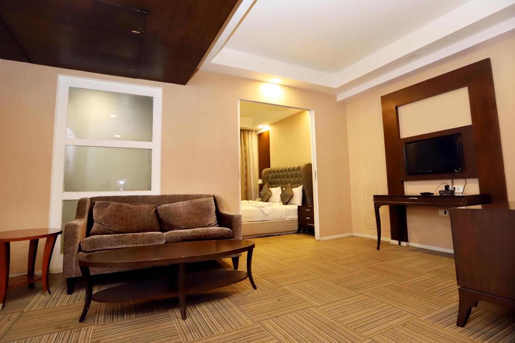 Jalsa Hotel & Banquets,إندور المظهر الخارجي الصورة